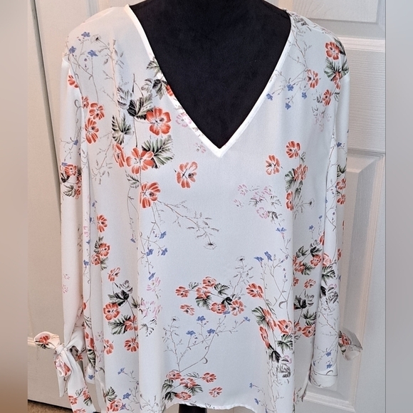 CeCe Tops - CeCe Floral Tunic/Blouse With Tied Sleeves XXL